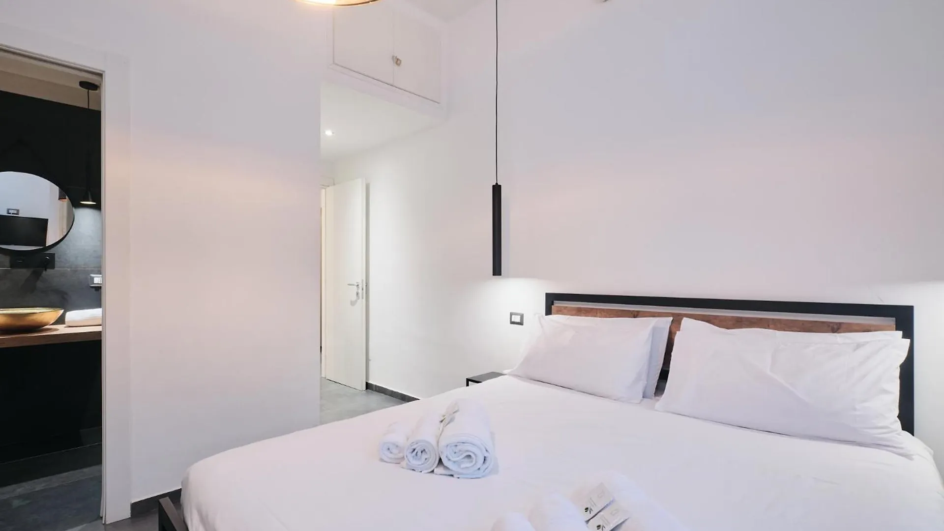 Elegante Appartamento A Pochi Passi Dal Centro ローマ アパート